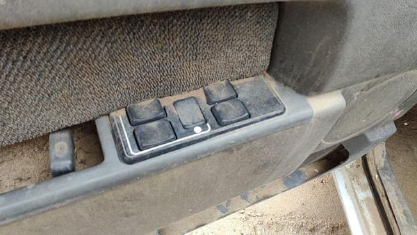83-95 Volvo 740 Driver Left Front Power Window Master Control Switch Oem — photo 1