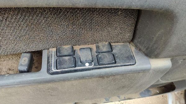 83-95 Volvo 740 Driver Left Front Power Window Master Control Switch Oem — photo 3