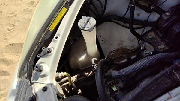 04-20 Toyota Sienna Windshield Washer Fluid Reservoir With Pump Oem Wiper Tank — photo 3