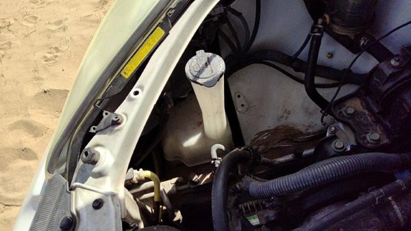 04-20 Toyota Sienna Windshield Washer Fluid Reservoir With Pump Oem Wiper Tank — photo 4