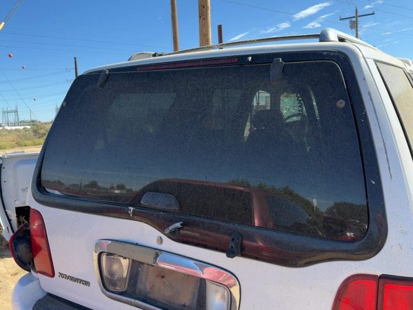 1998 Lincoln Navigator Back Glass/window — photo 2