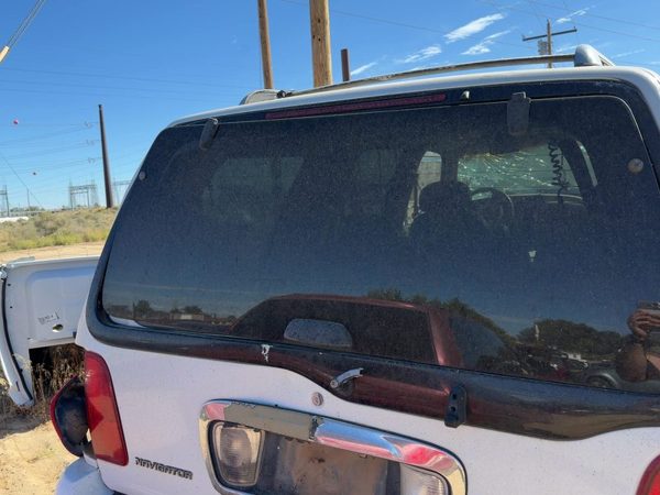 1998 Lincoln Navigator Back Glass/window — photo 3