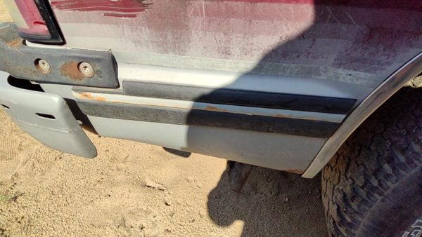 1991-1994 S10 Blazer Passenger Right Rear Moulding On Quarter Panel Oem — photo 4