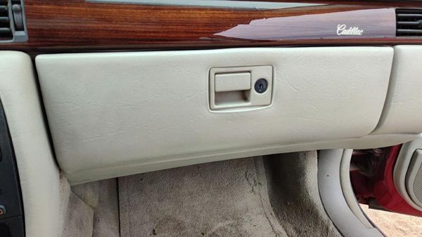 95-02 Cadillac Eldorado Glove Box Assembly Complete Door With Latch Shale 155 — photo 1