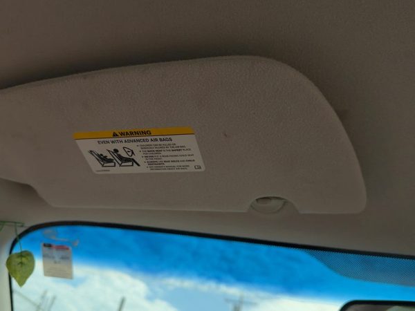 06-09 Pt Cruiser Driver Left Sun Visor Oem Without Illumination Mirror Gray D7Dv — photo 1