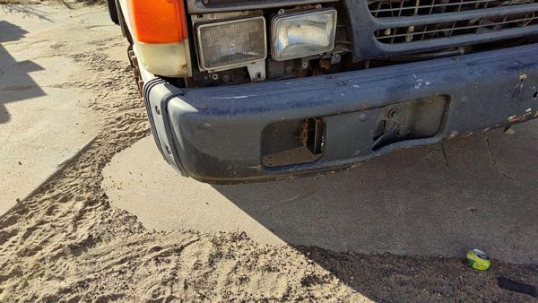 92-98 Isuzu Npr Front Bumper Assembly Oem — photo 2