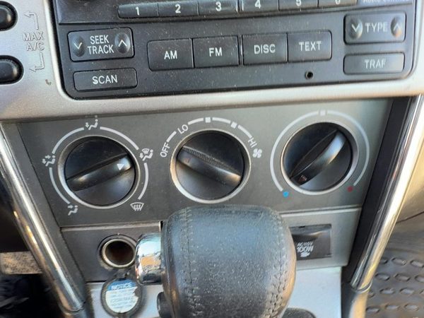 03-05 Matrix Xr Temperature Control Module In Dash Heater Ac Head Unit Oem — photo 4