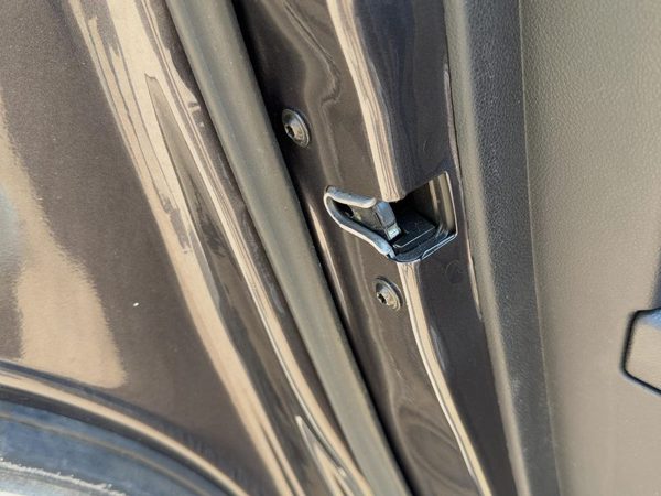 2010-2015 Chevy Equinox Driver Left Rear Door Latch With Rods/Cables Oem Back — photo 3