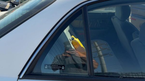 97-05 Century Passenger Right Rear Vent Window Back Door Glass With Frame Oem — photo 2