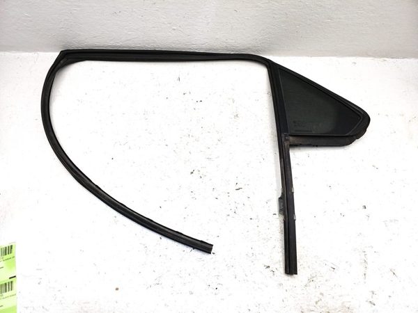 10-17 Chevy Equinox Driver Left Rear Vent Window Back Door Glass With Frame Oem — photo 1