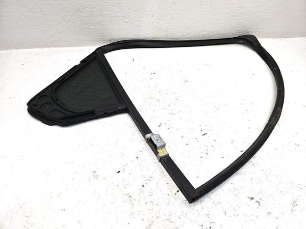10-17 Chevy Equinox Driver Left Rear Vent Window Back Door Glass With Frame Oem — photo 9