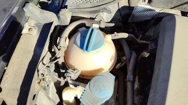 2006-2022 Vw Passat Coolant Reservoir Radiator Overflow Tank Bottle Oem — photo 3