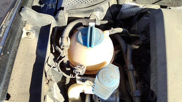 2006-2022 Vw Passat Coolant Reservoir Radiator Overflow Tank Bottle Oem — photo 1