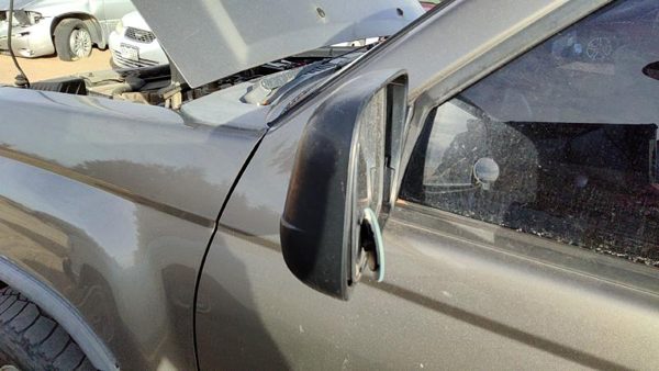 2000-2004 Nissan Xterra Driver Left Side Mirror Door Mounted Oem Power — photo 2