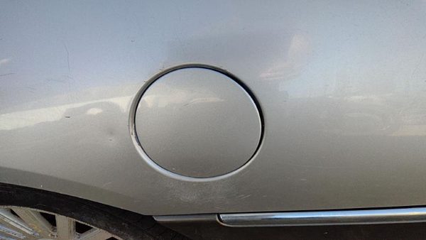 2003-2011 Lincoln Town Car Fuel Tank Door With Hinge Gas Lid Oem Filler Silver — photo 2
