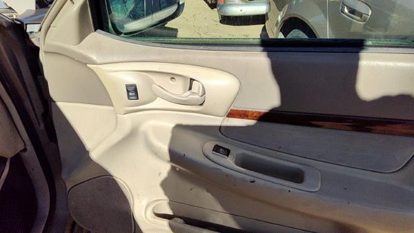 01-05 Impala Passenger Right Front Door Trim Panel With Switches Neutral 52D — photo 4