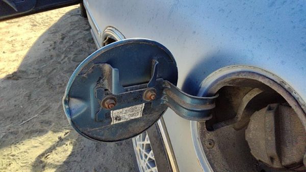 1988-1991 Olds Cutlass Cierra Fuel Tank Door With Hinge Gas Lid Oem Filler Blue — photo 4