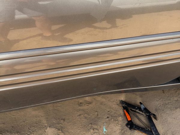 1999 Pontiac Bonneville Passenger Right Front Moulding From Door Oem Gold — photo 3