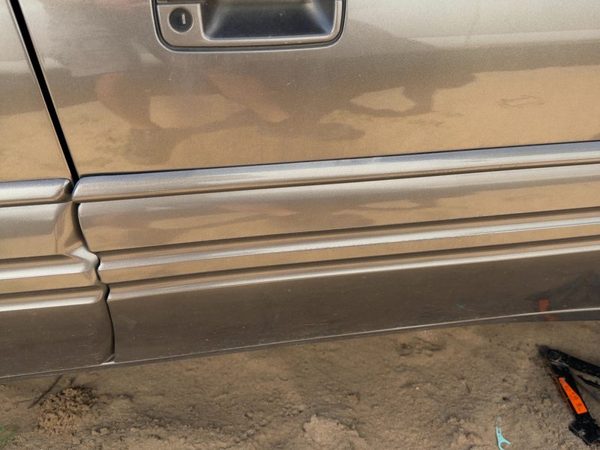 1999 Pontiac Bonneville Passenger Right Front Moulding From Door Oem Gold — photo 4