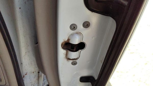04-10 Toyota Sienna Driver Left Rear Door Latch With Rods/Cables Oem Back — photo 2