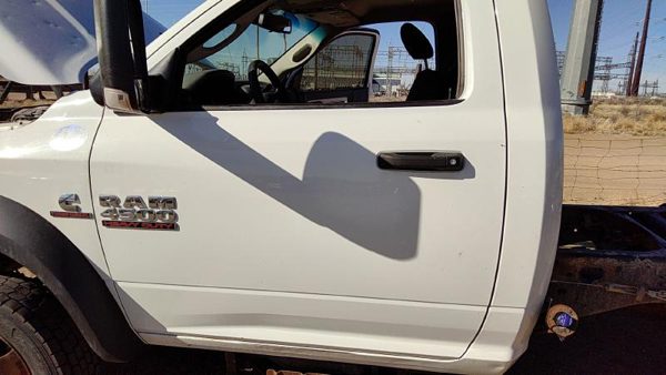 2016 Dodge Ram Front Door LH White PW7 — photo 1