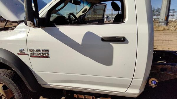 2016 Dodge Ram Front Door LH White PW7 — photo 2