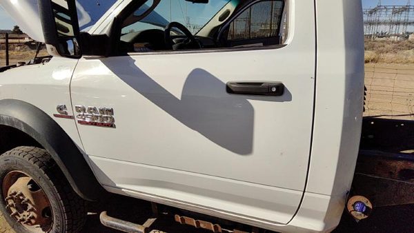 2016 Dodge Ram Front Door LH White PW7 — photo 4