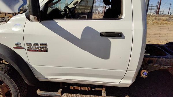 2016 Dodge Ram Front Door LH White PW7 — photo 8