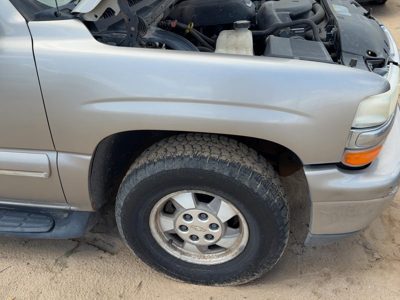 2000-2006 Chevy Suburban Passenger Right Front Fender Oem Pewter 11U 12476220