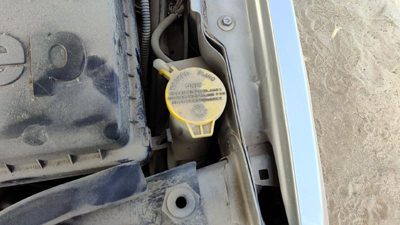00-01 Jeep Grand Cherokee Windshield Washer Fluid Reservoir With Pump Wiper Tank