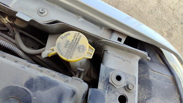 00-01 Jeep Grand Cherokee Windshield Washer Fluid Reservoir With Pump Wiper Tank — photo 3