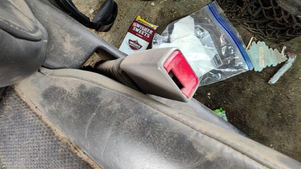 01-03 Chevy Venture Passenger Right Front Seat Belt Buckle Receiver Oem Gray 14D — photo 1