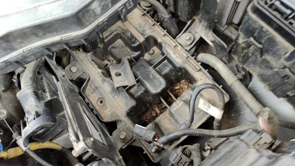 16-18 Hyundai Tucson Complete Battery Box Mount Tray With Hold Down 1.6L Turbo — photo 2