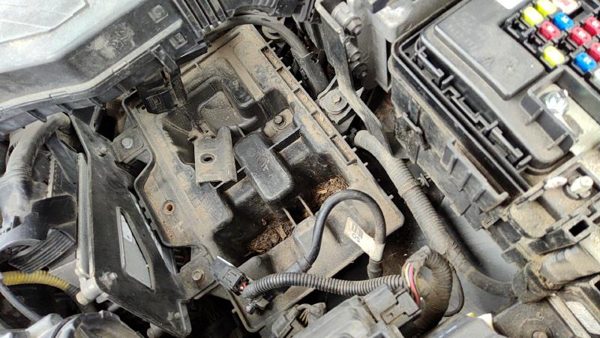 16-18 Hyundai Tucson Complete Battery Box Mount Tray With Hold Down 1.6L Turbo — photo 5