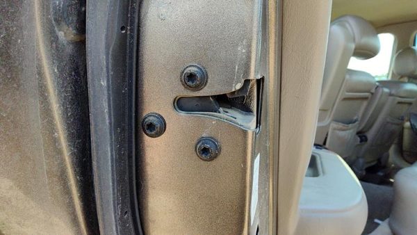 1999 Buick Park Ave Driver Left Rear Door Latch With Rods/Cables Oem Back — photo 3