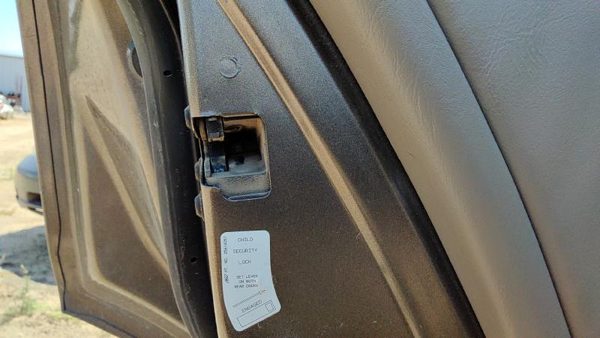 1999 Buick Park Ave Driver Left Rear Door Latch With Rods/Cables Oem Back — photo 2