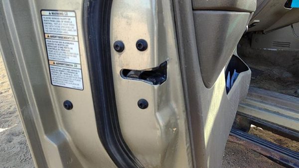 1995-2005 Ford Explorer Driver Left Front Door Latch With Rods/Cables Oem — photo 1