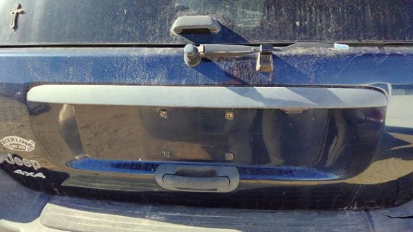 2004 Jeep Grand Cherokee License Plate Trim Surround Panel Oem Tail Trunk Finish — photo 4