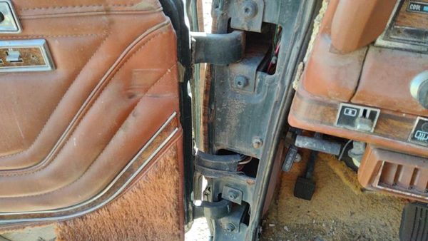 1984-1991 Jeep Grand Wagoneer Driver Left Upper Lower Door Hinge Pair Set Oem — photo 1