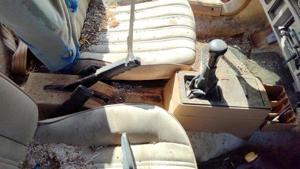 1985 Pontiac Sunbird Center Console Assembly Oem Floor Shift Mt Tan — photo 1