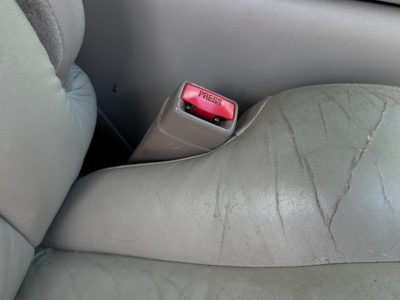 01-02 Chevy Suburban Passenger Right Front Seat Belt Buckle Receiver Oem Tan 52I
