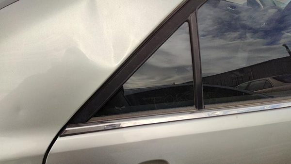02-06 Toyota Camry Passenger Right Rear Vent Window Back Door Glass With Frame — photo 1