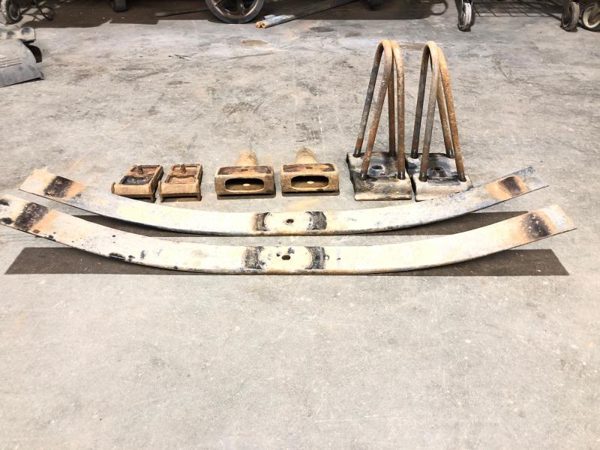 1999 Ford F250 Leaf Spring Rear Super Duty Set Of Overload Springs With U-bolts — photo 2