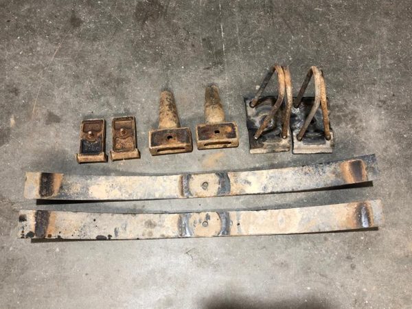 1999 Ford F250 Leaf Spring Rear Super Duty Set Of Overload Springs With U-bolts — photo 1