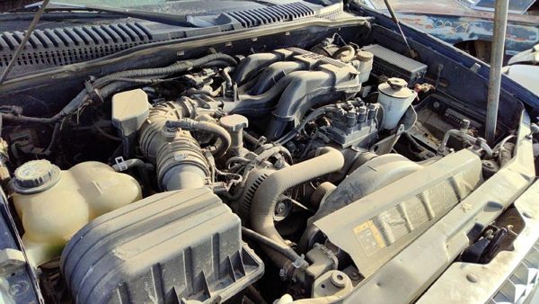 2005 Ford Explorer — vehicle photo 2