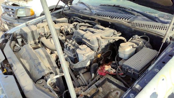 2005 Ford Explorer — vehicle photo 3