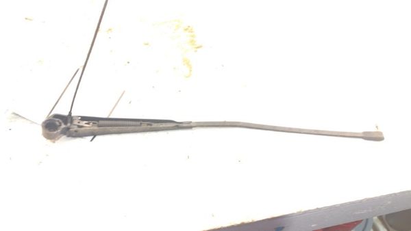 1988 S10 Blazer Driver Left Windshield Wiper Arm OEM Blade Lever L — photo 1