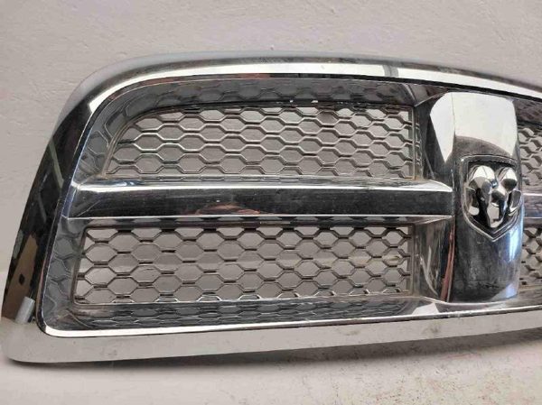 2012 Dodge Ram 1500 Chrome Grille Assembly Surround And Insert OEM 55372059AB — photo 2