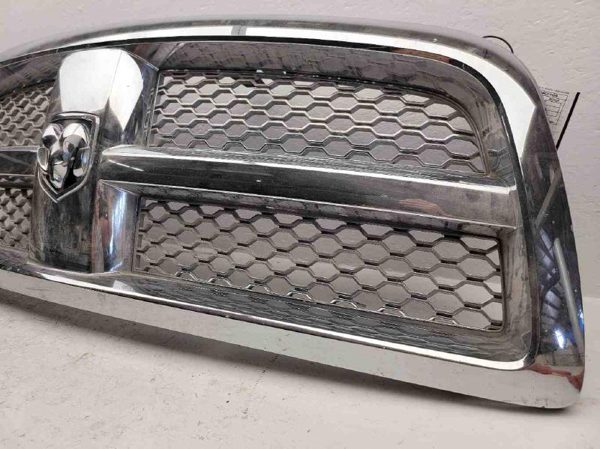 2012 Dodge Ram 1500 Chrome Grille Assembly Surround And Insert OEM 55372059AB — photo 3