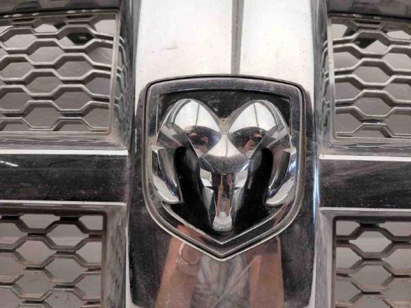 2012 Dodge Ram 1500 Chrome Grille Assembly Surround And Insert OEM 55372059AB — photo 4